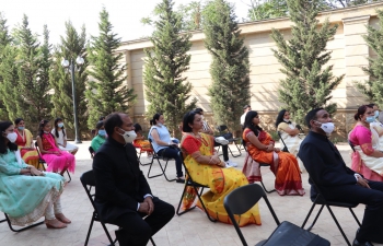Embassy of India, Baku celebrated #75thIndependenceDay  with hoisting of the National Flag by Ambassador Shri B. Vanlalvawna followed by singing of #Rashtragaan and reading out President of India's address to the Nation. Members of Indian community in Azerbaijan joined the #AmritMahotsav celebration in hybrid mode.